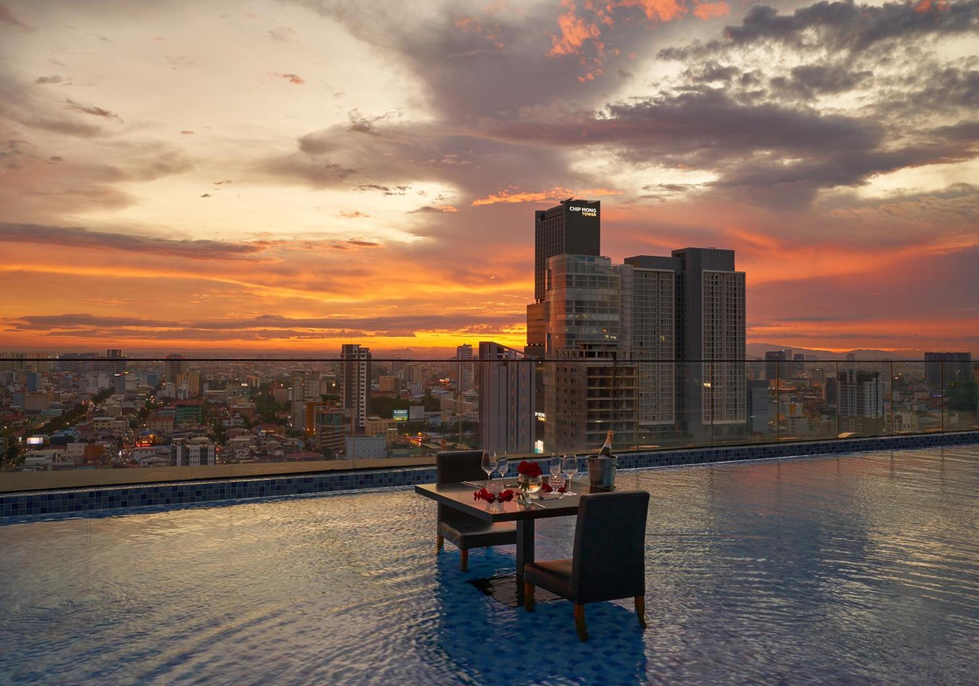 Luxcity Hotel & Apartment Phnom Pen Exterior foto