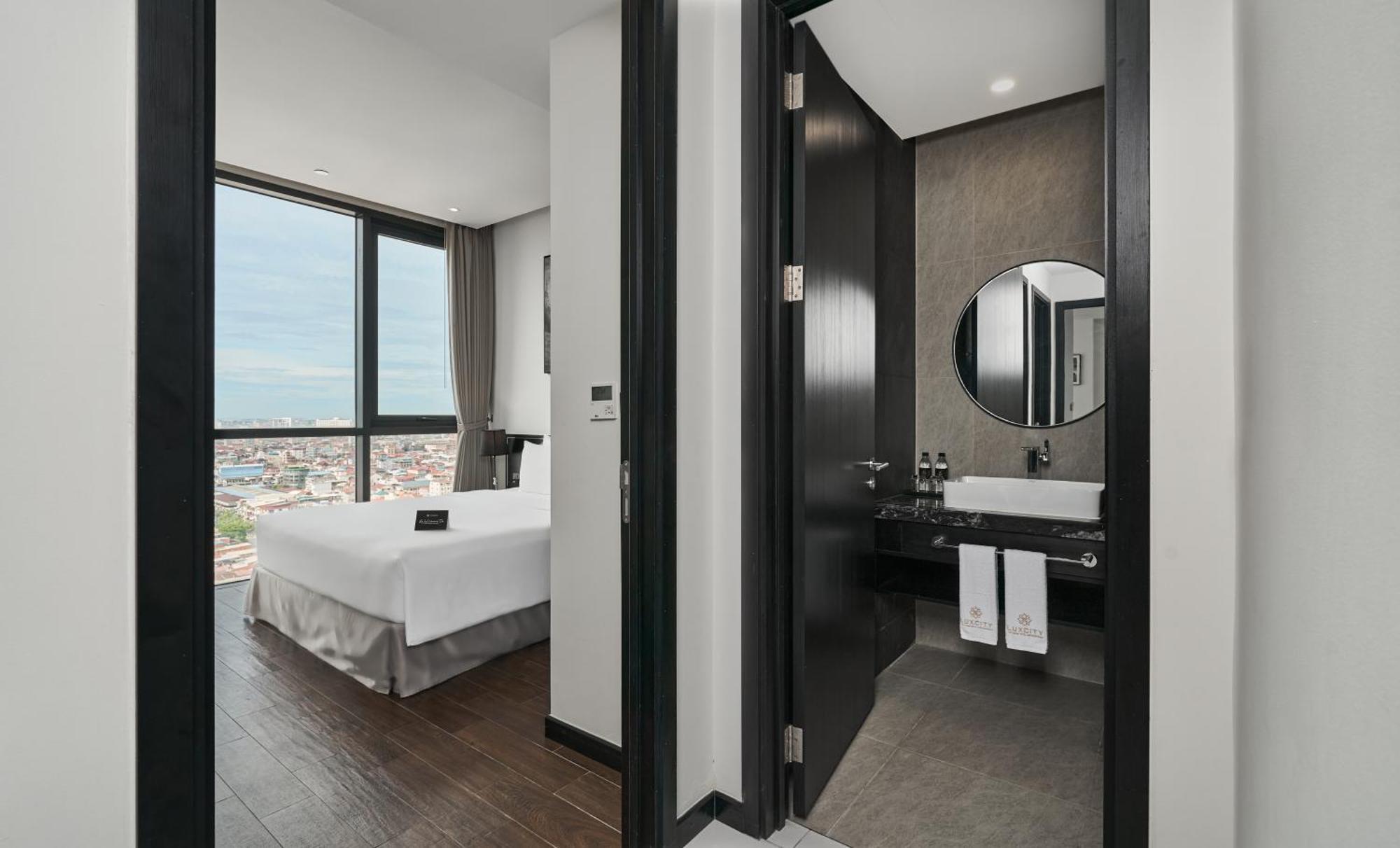 Luxcity Hotel & Apartment Phnom Pen Exterior foto